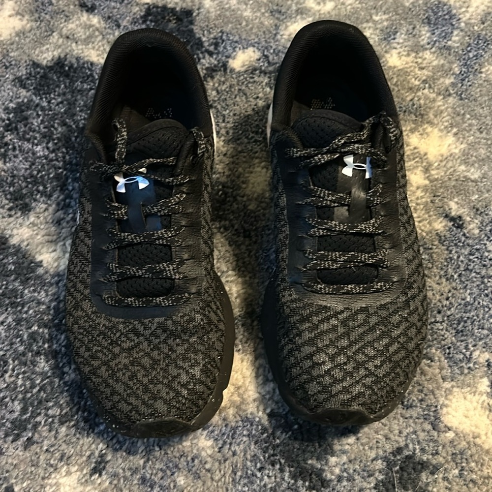 Underarmour Women’s size 9 sneakers